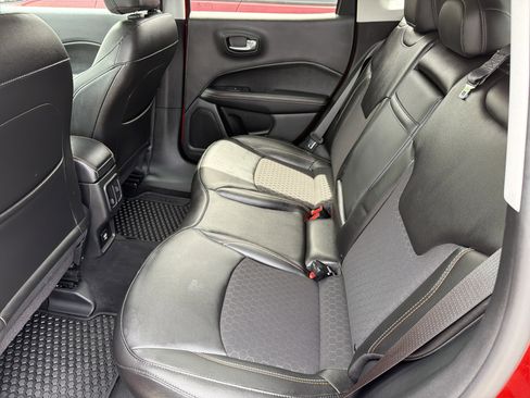 Used 2020 Jeep Compass Latitude w/ Cold Weather Group AWD/4WD image 23