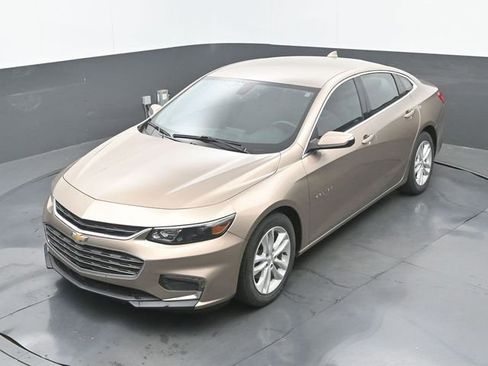 Used 2018 Chevrolet Malibu LT FWD image 16
