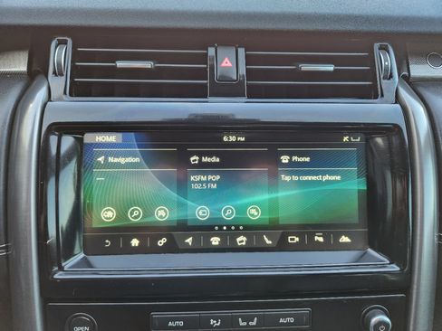 Used 2017 Land Rover Discovery HSE Luxury AWD/4WD image 18