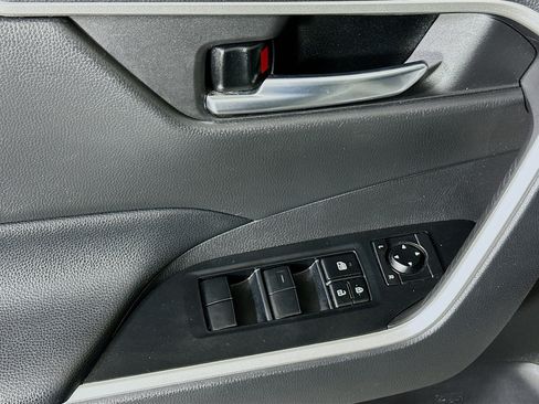Used 2021 Toyota RAV4 XLE FWD image 14