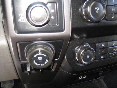 Used 2020 Ford F150 XLT w/ Equipment Group 302A Luxury AWD/4WD image 42