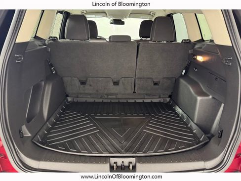 Used 2018 Ford Escape SE w/ Ford Safe & Smart Package AWD/4WD image 12