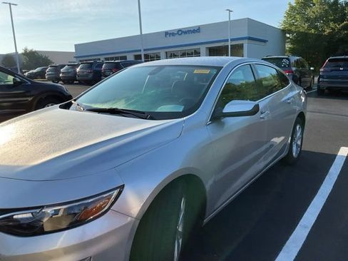 Used 2020 Chevrolet Malibu LT FWD image 10