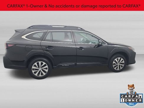 Used 2025 Subaru Outback Premium AWD/4WD image 2