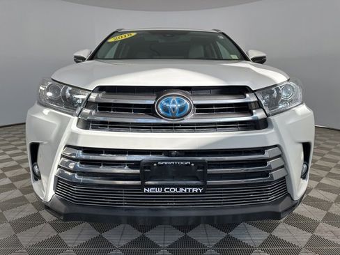 Used 2018 Toyota Highlander Limited Platinum image 2