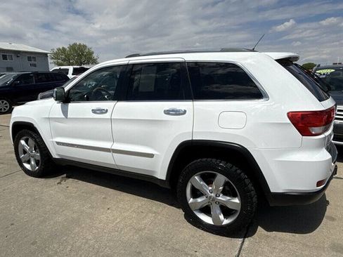 Used 2013 Jeep Grand Cherokee Overland AWD/4WD image 4