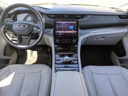 Used 2022 Jeep Grand Cherokee Overland image 15