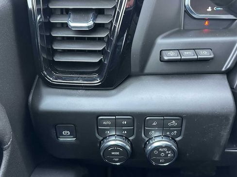 New 2026 GMC Sierra 1500 AT4 w/ AT4 Premium Package image 32