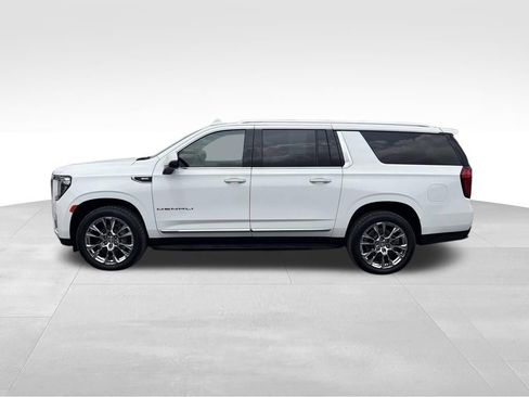 Used 2023 GMC Yukon XL Denali AWD/4WD image 14