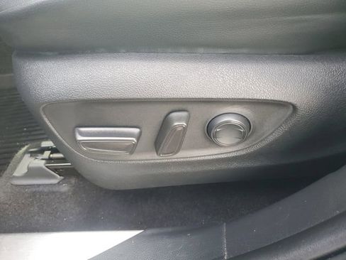 Used 2023 Toyota Highlander LE image 18