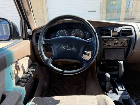 Used 2000 Toyota 4Runner SR5 w/ Upgrade Value Pkg 2 AWD/4WD image 8