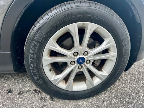 Used 2018 Ford Escape SE w/ Ford Safe & Smart Package image 24