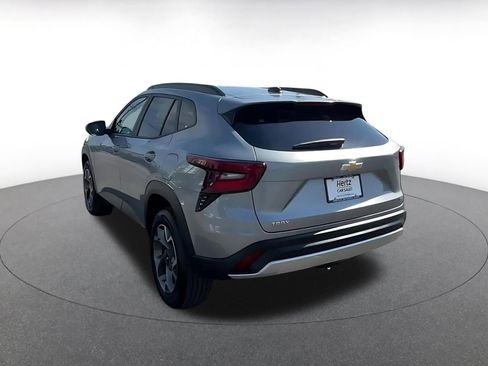 Used 2025 Chevrolet Trax LT w/ LT Convenience Package image 11