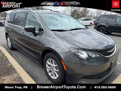 Used 2020 Chrysler Voyager Lxi image 1