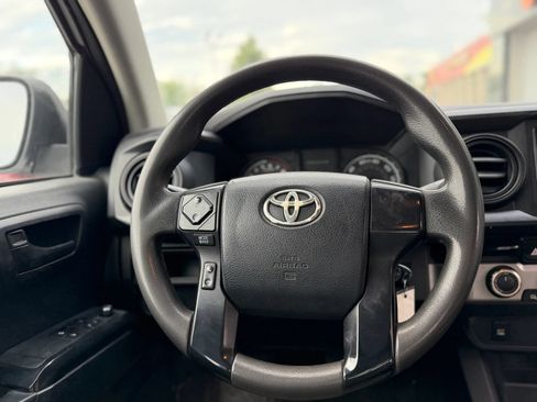 Used 2016 Toyota Tacoma SR AWD/4WD image 11