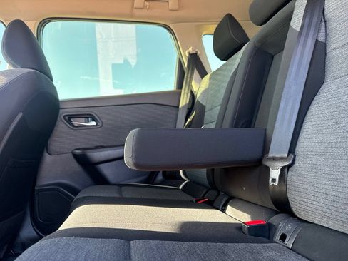 Certified 2023 Nissan Rogue SV FWD image 39