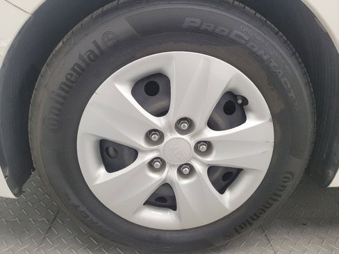 Used 2017 Kia Forte LX FWD image 31