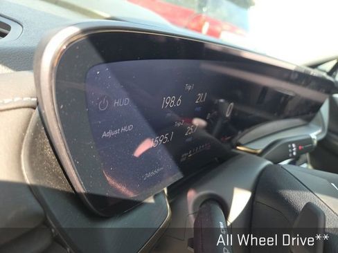 Used 2024 Buick Envision Avenir image 13