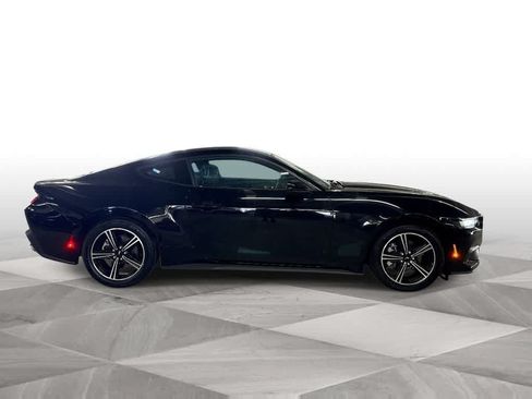 Used 2024 Ford Mustang Coupe RWD image 9