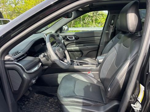 Used 2023 Jeep Compass High Altitude AWD/4WD image 2