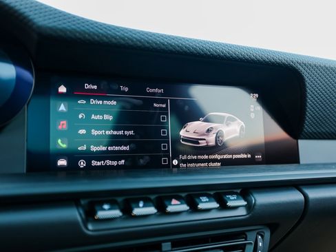 Certified 2022 Porsche 911 GT3 image 18