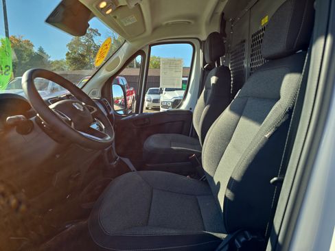 Used 2025 RAM ProMaster 2500 w/ Quick Order Package 22G SLT image 12