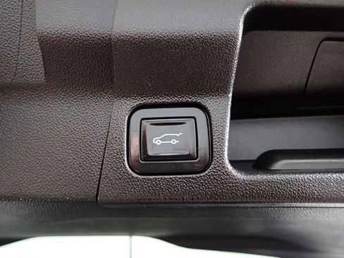 Used 2019 GMC Acadia SLT AWD/4WD image 17