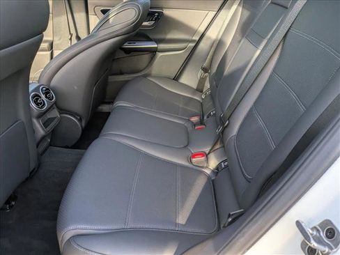 Used 2026 Mercedes-Benz GLC 300 4MATIC image 19