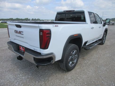 New 2026 GMC Sierra 2500 SLT w/ SLT Premium Package AWD/4WD image 4
