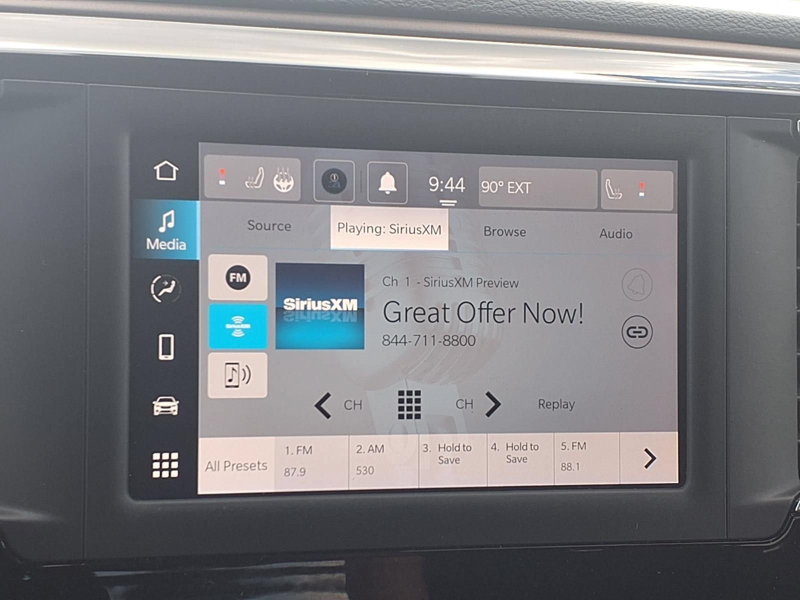 Used 2023 Chrysler Voyager LX FWD image 5