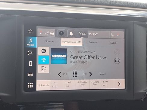 Used 2023 Chrysler Voyager LX FWD image 5