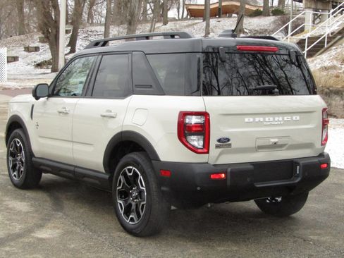 Used 2025 Ford Bronco Sport Outer Banks w/ Outer Banks Tech Package+ image 2