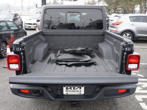 Used 2022 Jeep Gladiator Sport AWD/4WD image 14