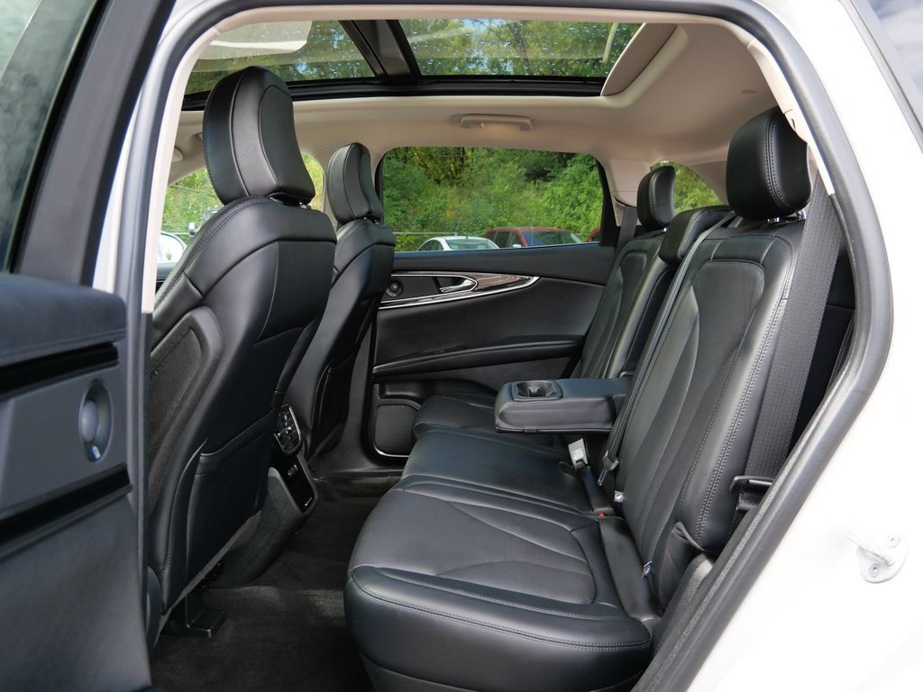 Used 2021 Lincoln Nautilus Reserve AWD/4WD image 11