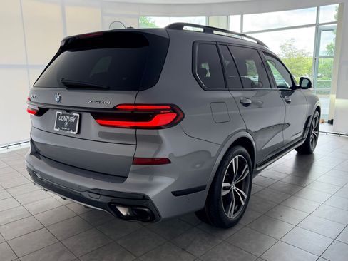Used 2026 BMW X7 xDrive40i w/ M Sport Package AWD/4WD image 9
