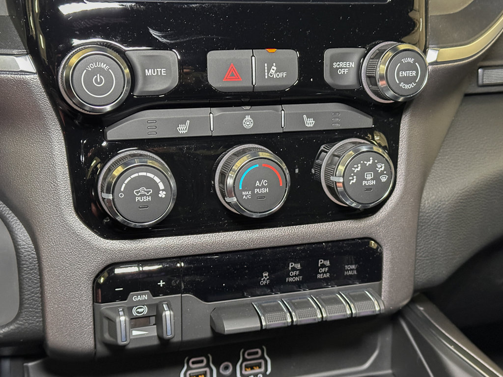New 2026 RAM 1500 Big Horn AWD/4WD image 30