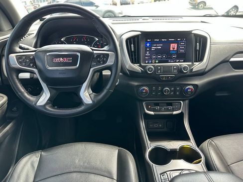 Used 2024 GMC Terrain SLT FWD image 4