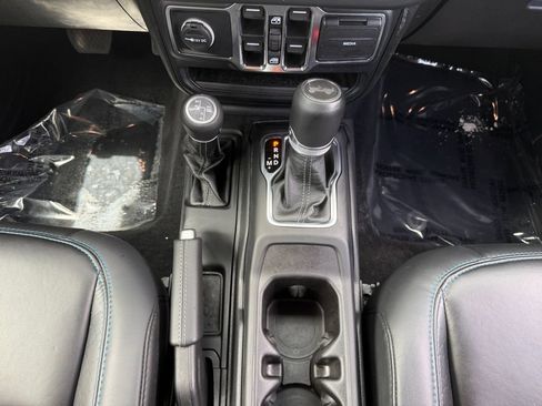 Used 2024 Jeep Wrangler High Altitude AWD/4WD image 11