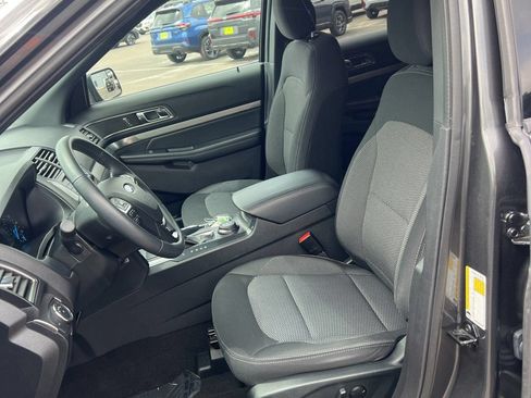Used 2019 Ford Explorer XLT w/ Class III Trailer Tow Package AWD/4WD image 6