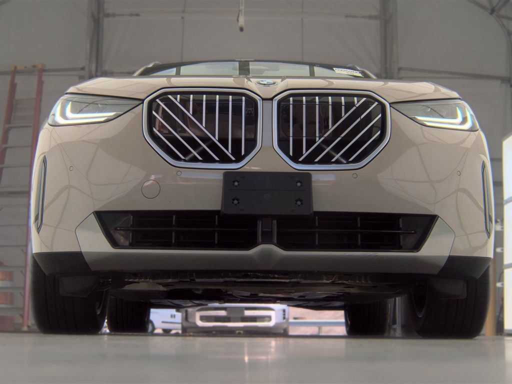 Used 2025 BMW X3 xDrive30i w/ Premium Package AWD/4WD image 9