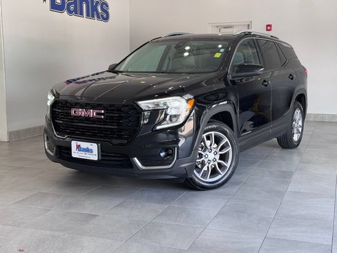 Certified 2022 GMC Terrain SLT AWD/4WD image 2