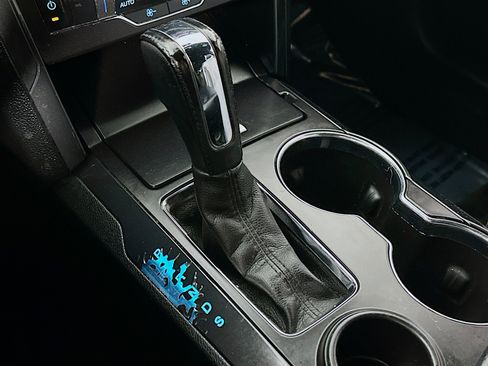 Used 2017 Ford Explorer XLT w/ Equipment Group 202A image 16