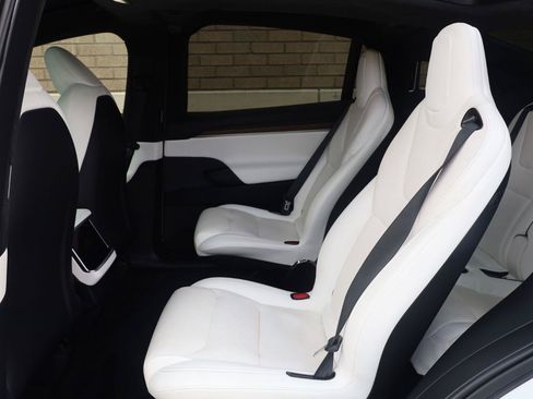 Used 2023 Tesla Model X AWD/4WD image 15
