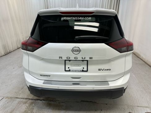 Certified 2024 Nissan Rogue SV image 7