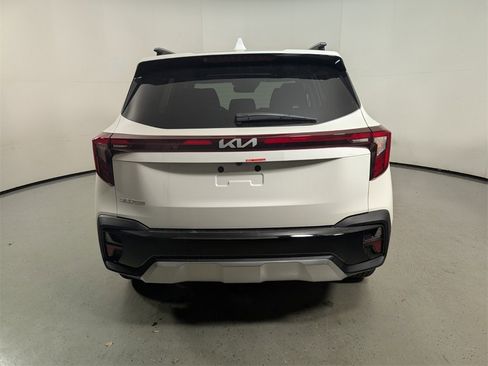 New 2026 Kia Seltos S image 6