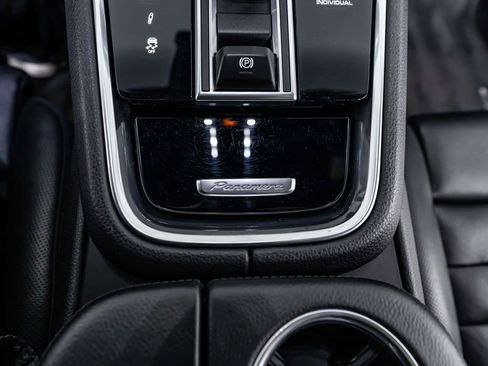 Used 2020 Porsche Panamera Base image 31