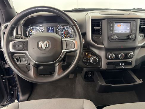Used 2022 RAM 1500 Big Horn AWD/4WD image 3