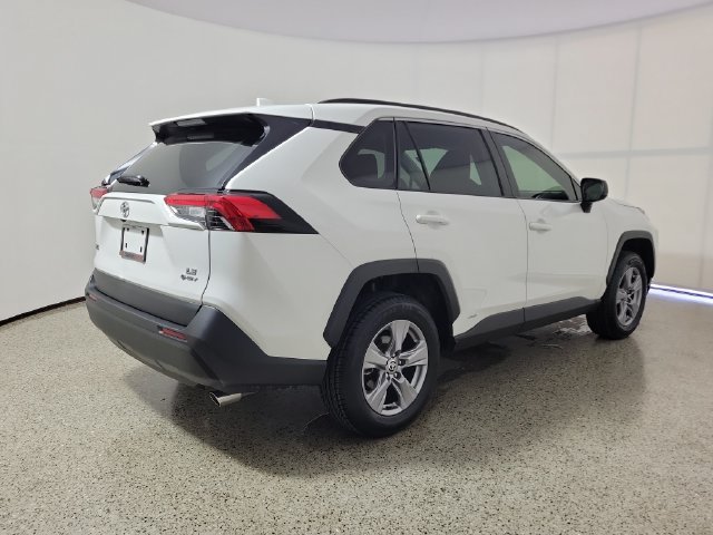 Used 2025 Toyota RAV4 LE AWD/4WD image 5