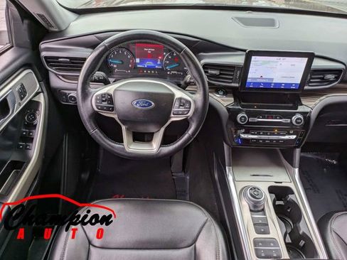 Used 2021 Ford Explorer Limited w/ Equipment Group 301A image 21