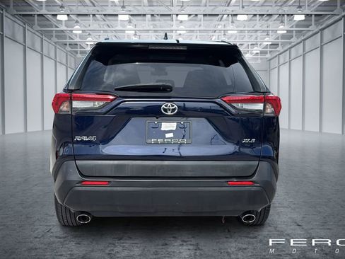 Used 2019 Toyota RAV4 XLE Premium FWD image 4